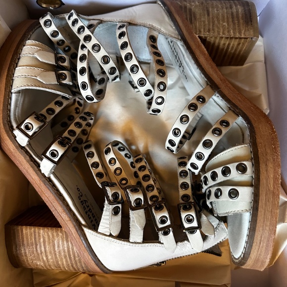 VINTAGE FOUNDRY JAMINA BLOCK HEEL LEATHER STUDDED SANDALS IN WHITE 7 NEW!! - Picture 4 of 8